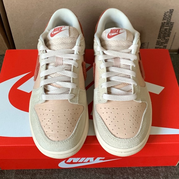 Dunk Low ‘Terry Swoosh’ - Picture 7 of 14